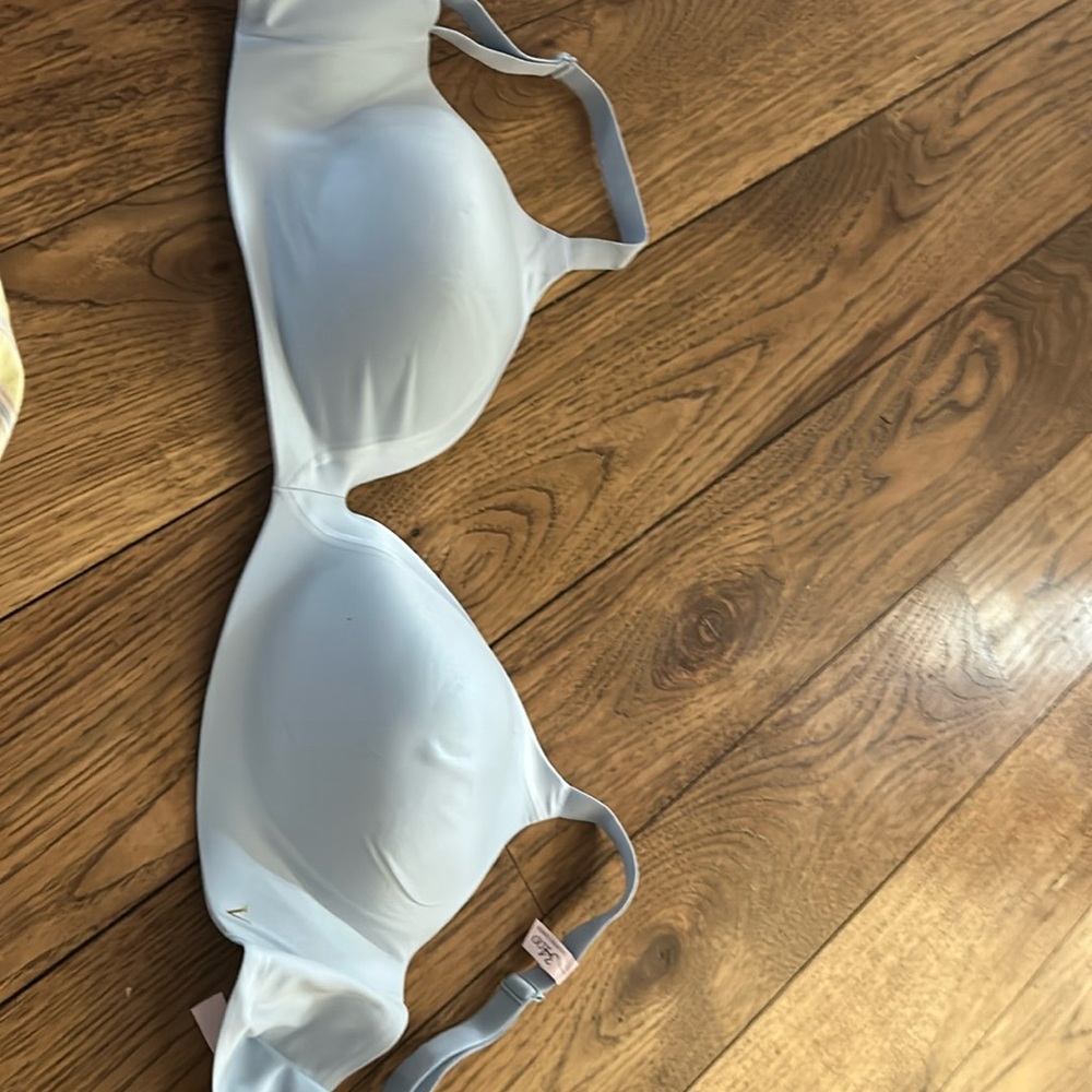 Victoria secret baby blue wireless bra 34 DD